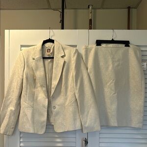 Anne Klein Cream Sport Blazer with Notched Lapels